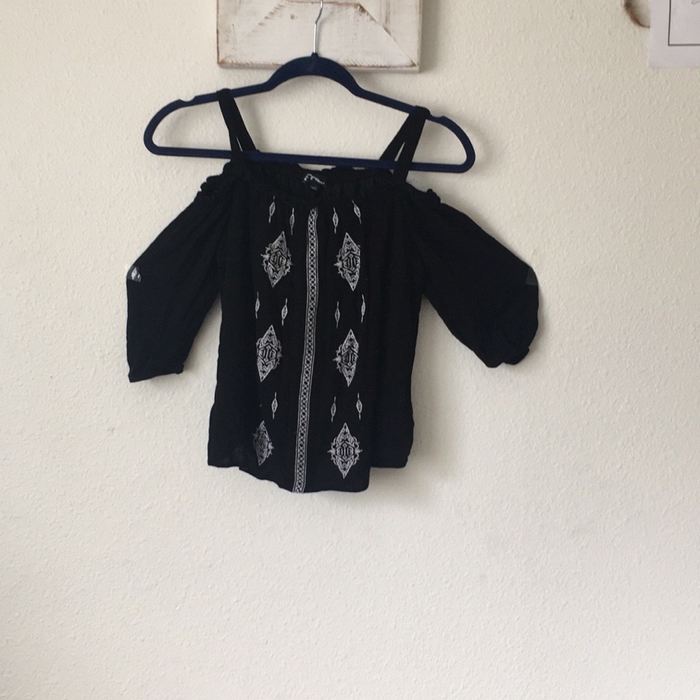 Summer shirt, Black ,white embroidery